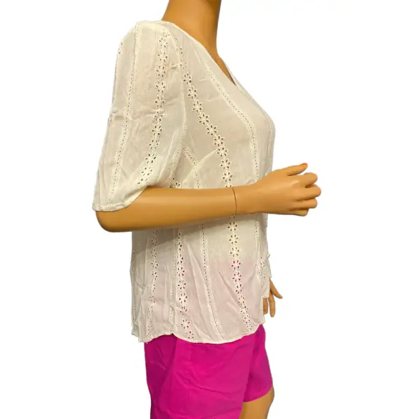 1.STATE Eyelet Blouse White Crinkle Gauze Button Front V Neck