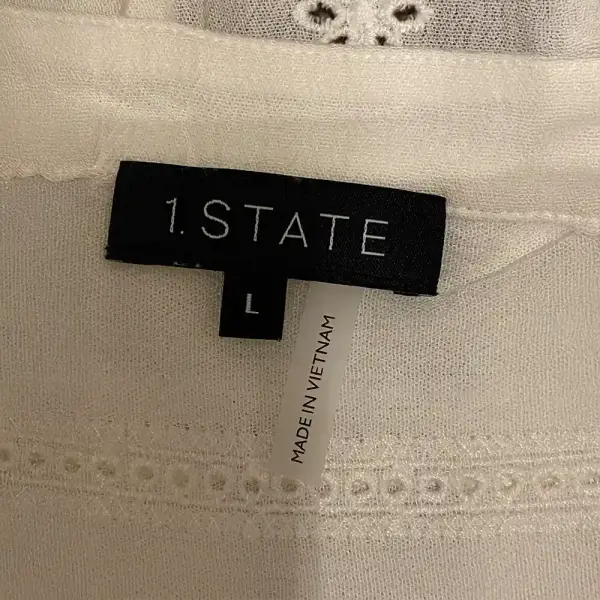 1.STATE Eyelet Blouse White Crinkle Gauze Button Front V Neck