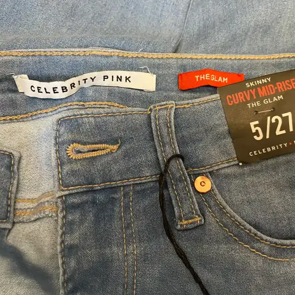 Celebrity Pink The Glam Curvy Mid Rise Skinny Jeans