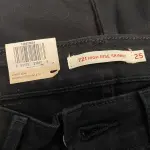 Levi's 721 High Rise Skinny Jeans in Black