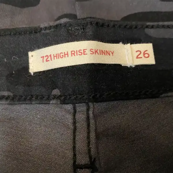 Levi's 721 High Rise Skinny Jeans Camo Print Raw Hem